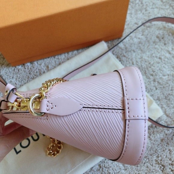 Louis Vuitton, Alma mini bag - Picture 10 of 13
